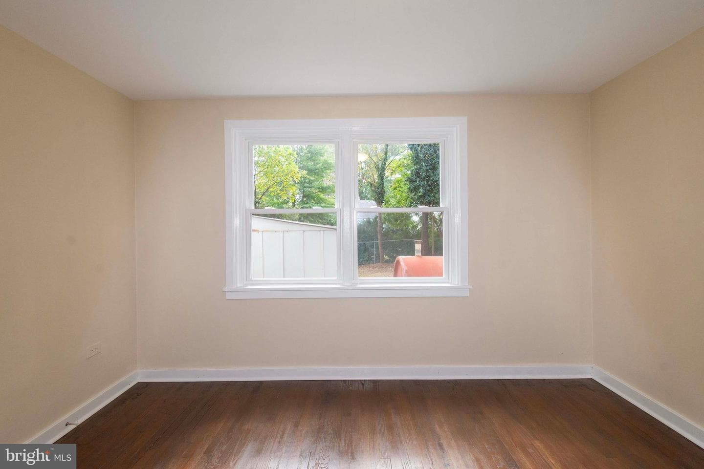 194 Morton St photo 29