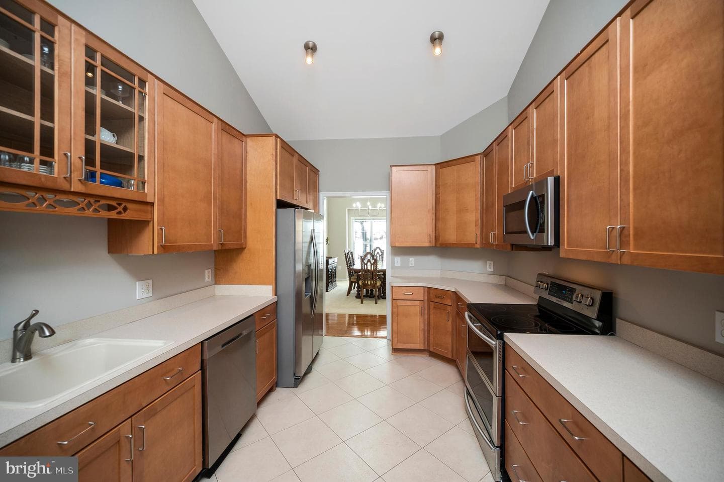 550 Harrison Circle photo 11