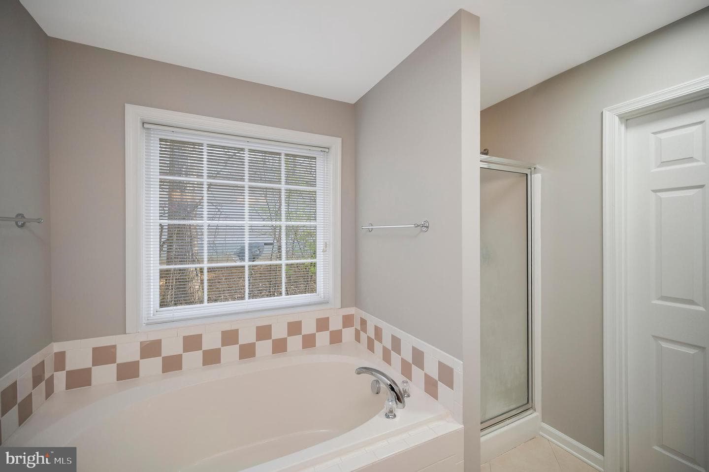 550 Harrison Circle photo 17