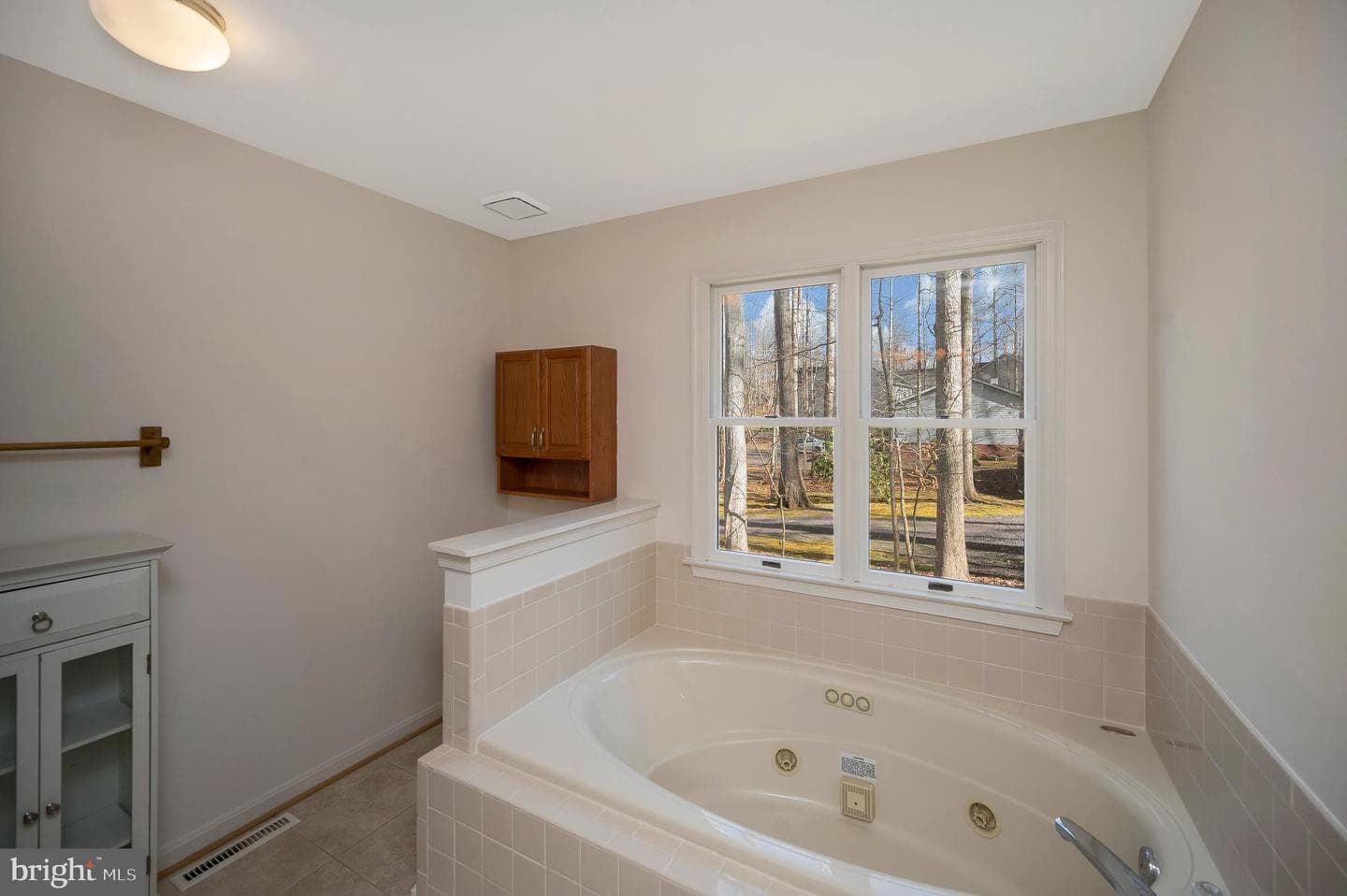 821 Eastover Parkway photo 27
