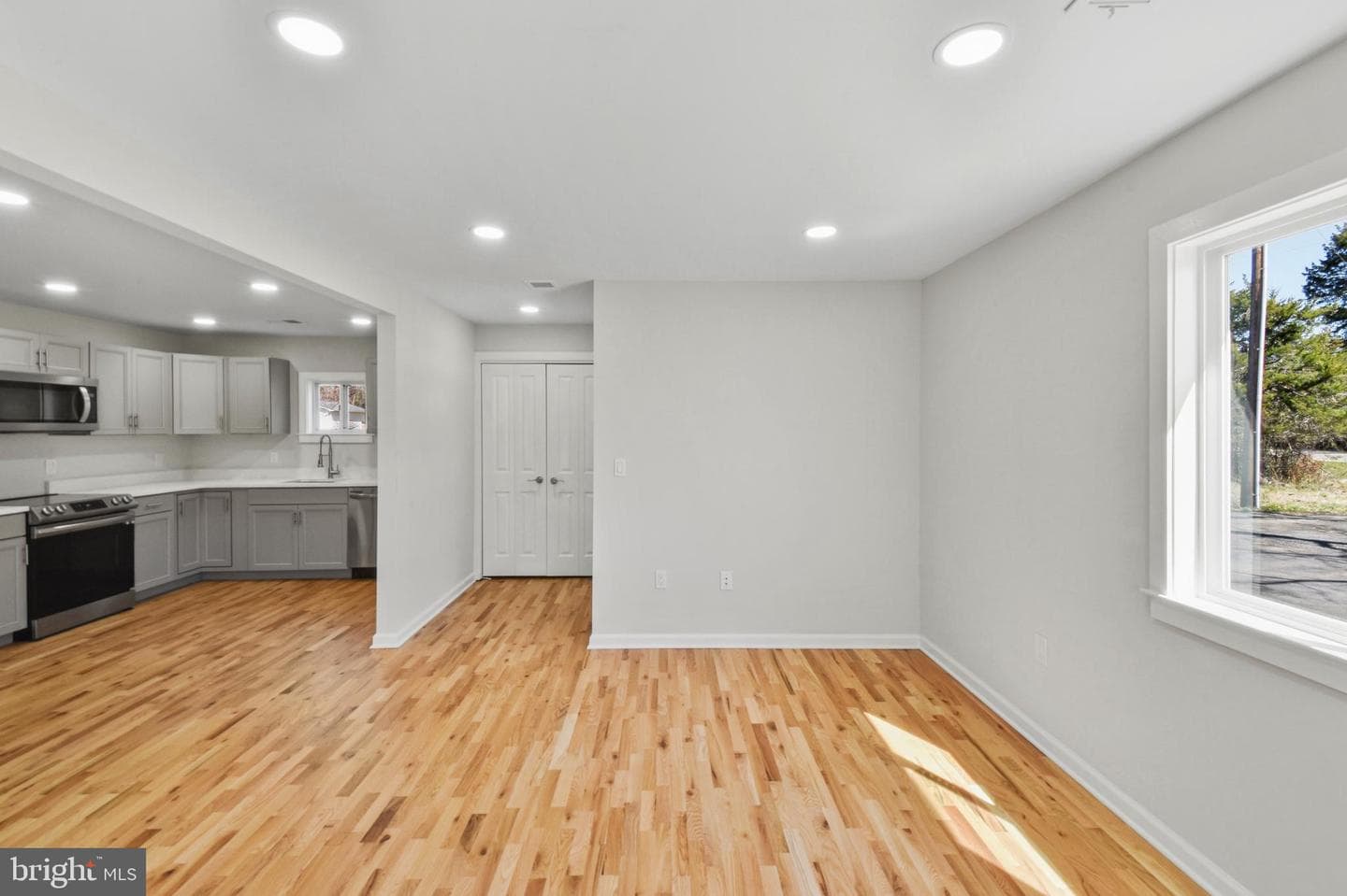 10349 Gordon Avenue photo 4