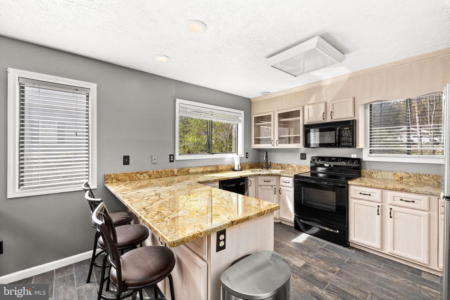 128 Harrison Circle photo 6