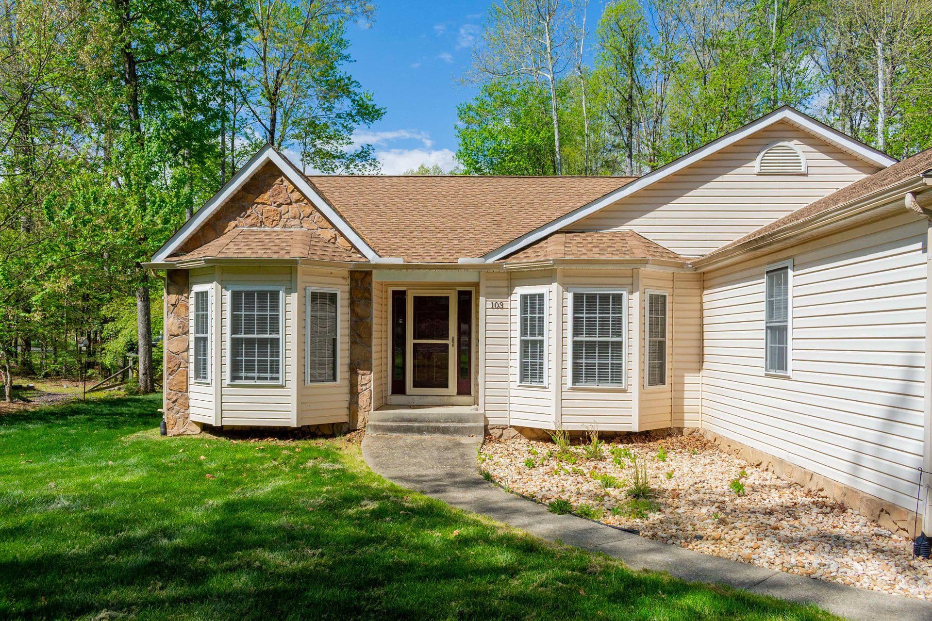 103 Aspen Court photo 4