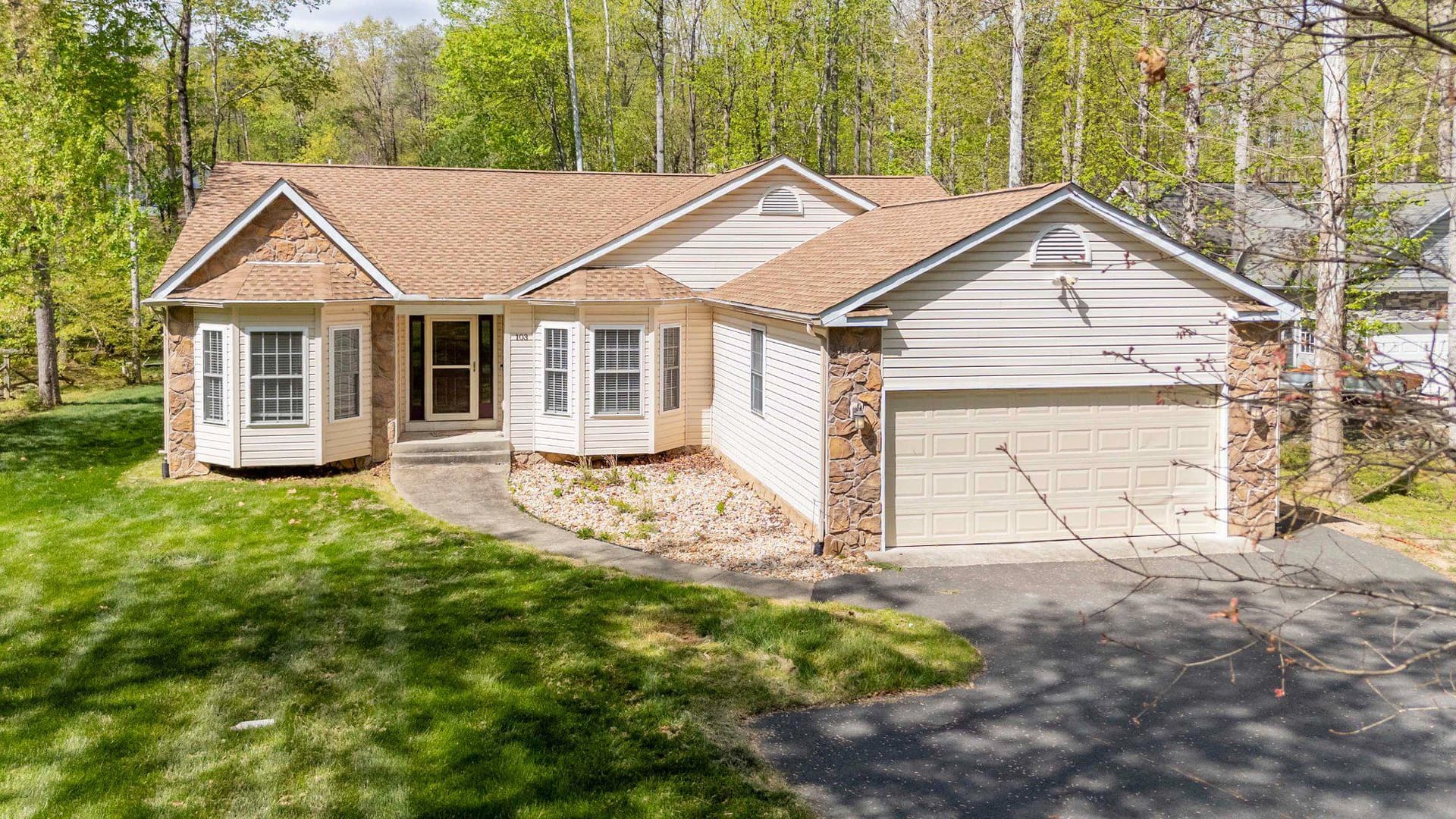 103 Aspen Court photo 44