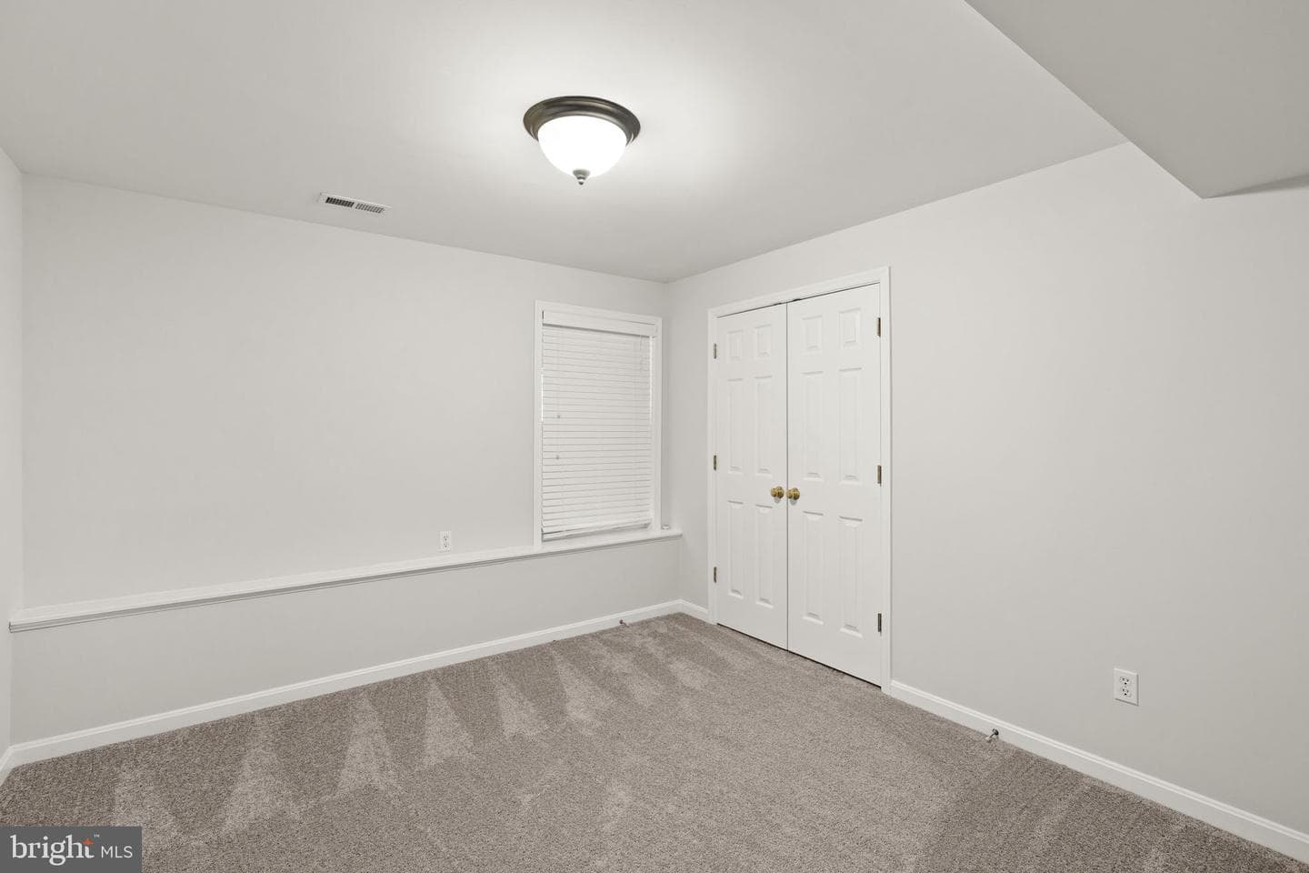 102 Fairfax Lane photo 31