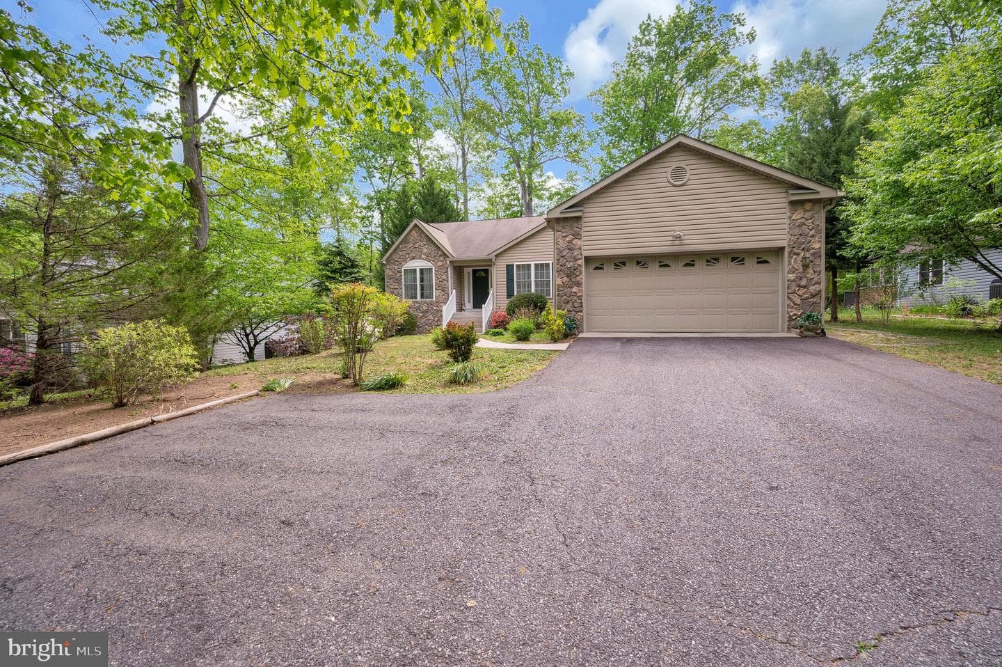 2908 Lakeview Parkway photo 2