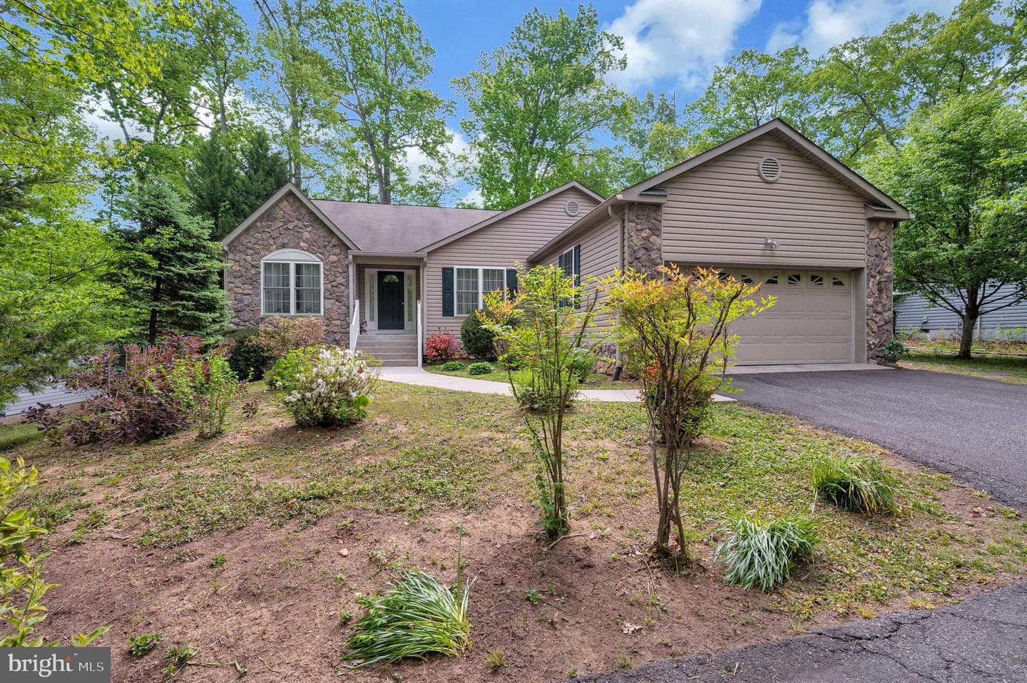2908 Lakeview Parkway photo 3
