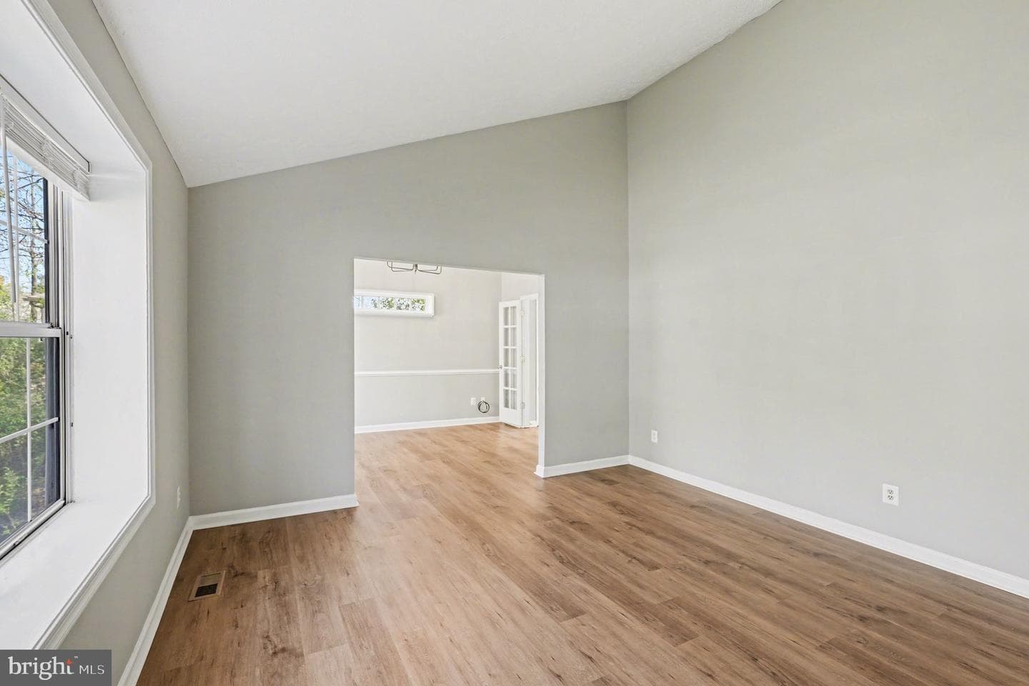 627 Mt Pleasant Drive photo 5