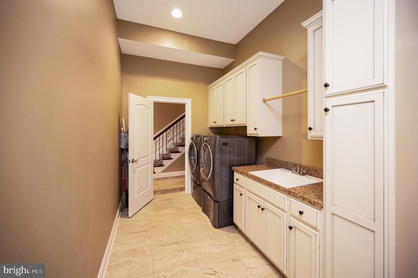 206 Madison Circle photo 86