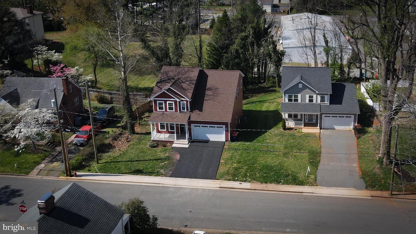 136 S Almond Street photo 5