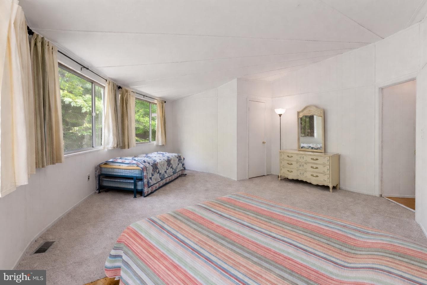 152 Edgemont Circle photo 24