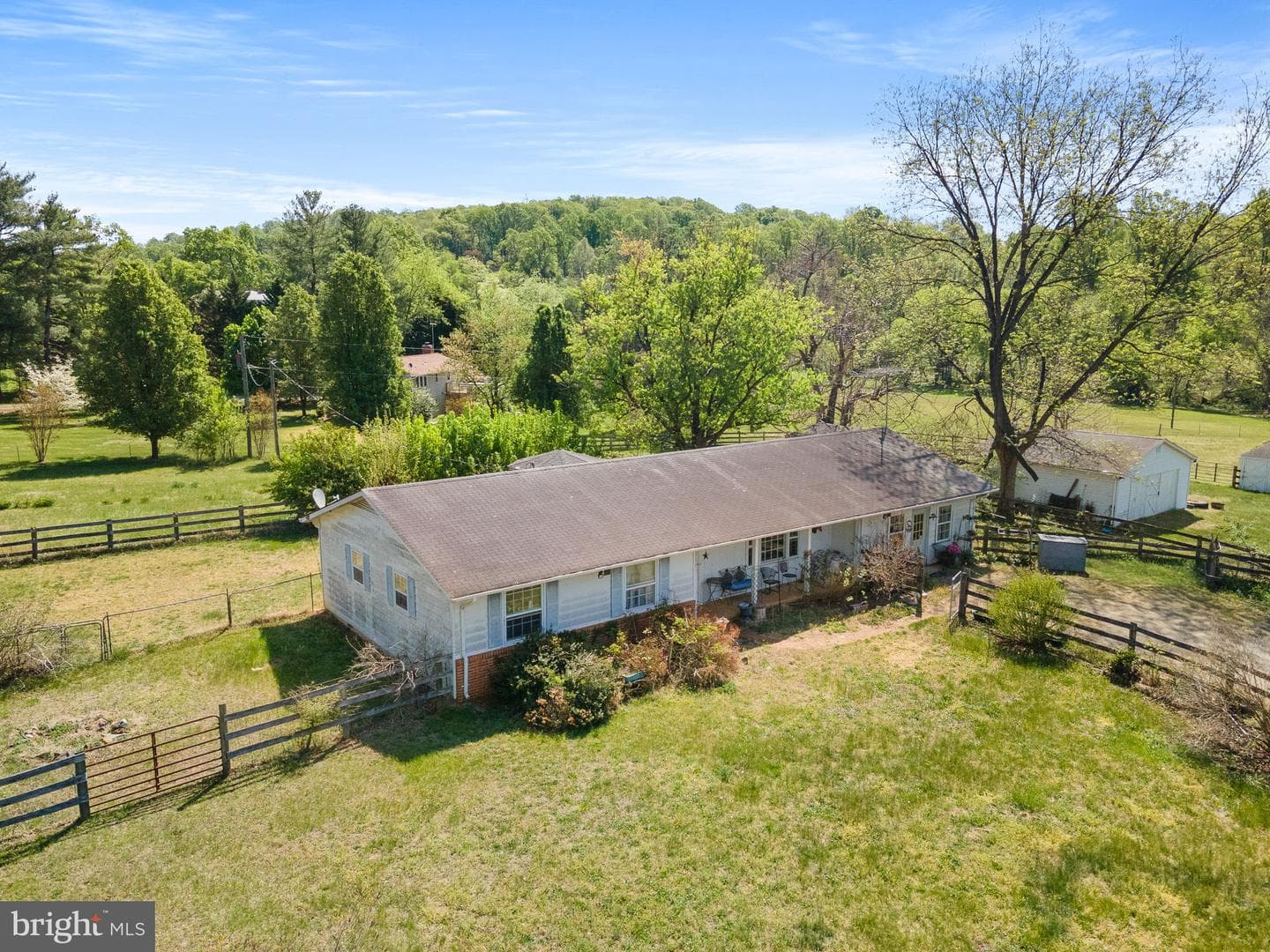 12101 Greenwood Road photo 32