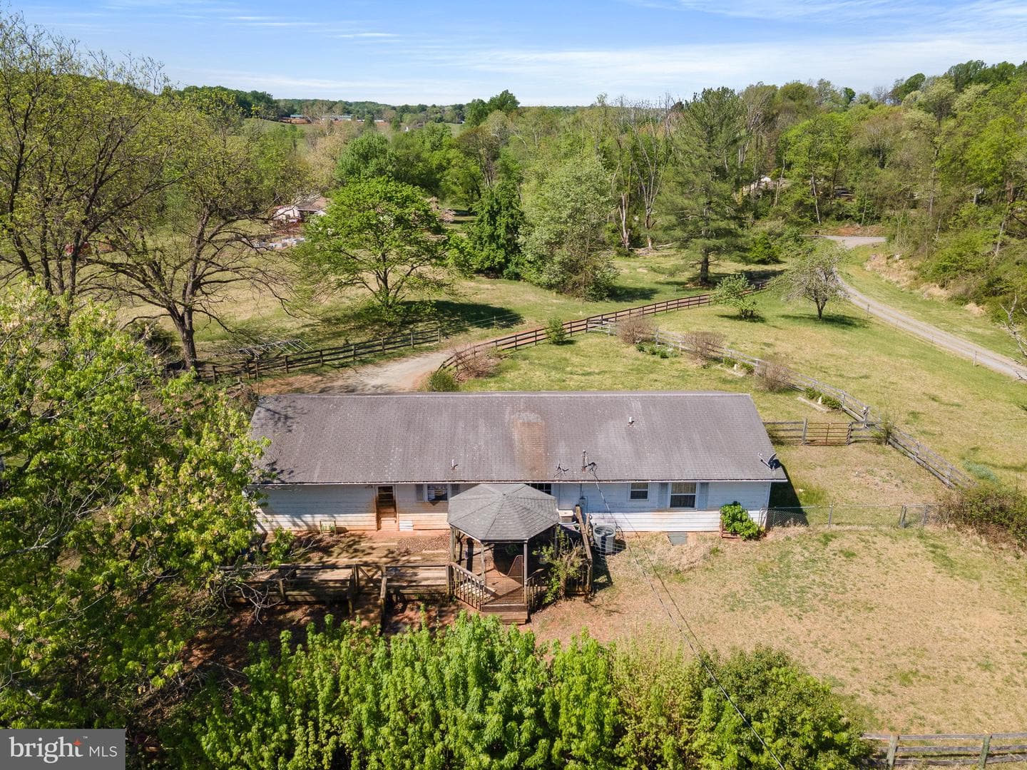 12101 Greenwood Road photo 37