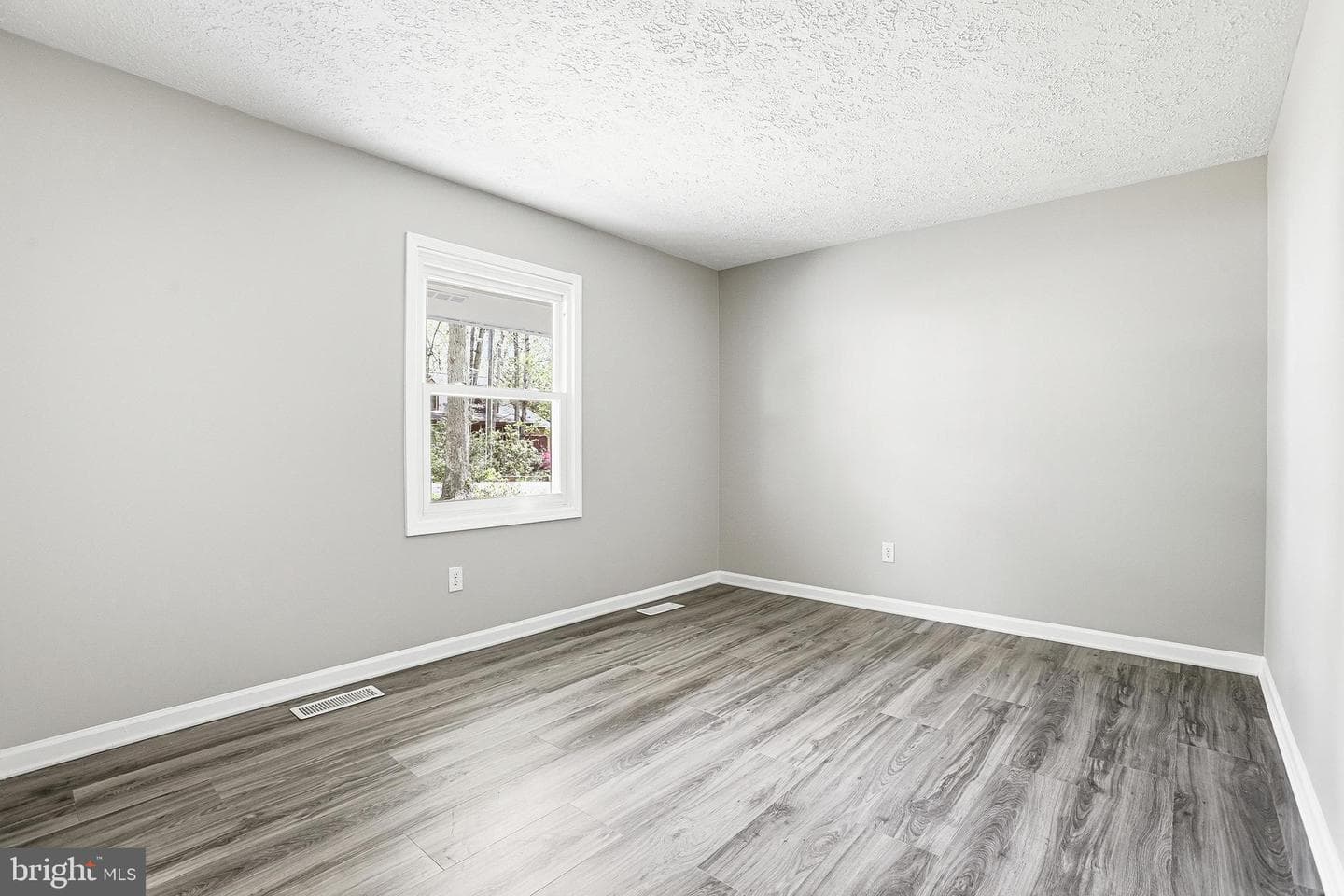 107 Sunset Court photo 25