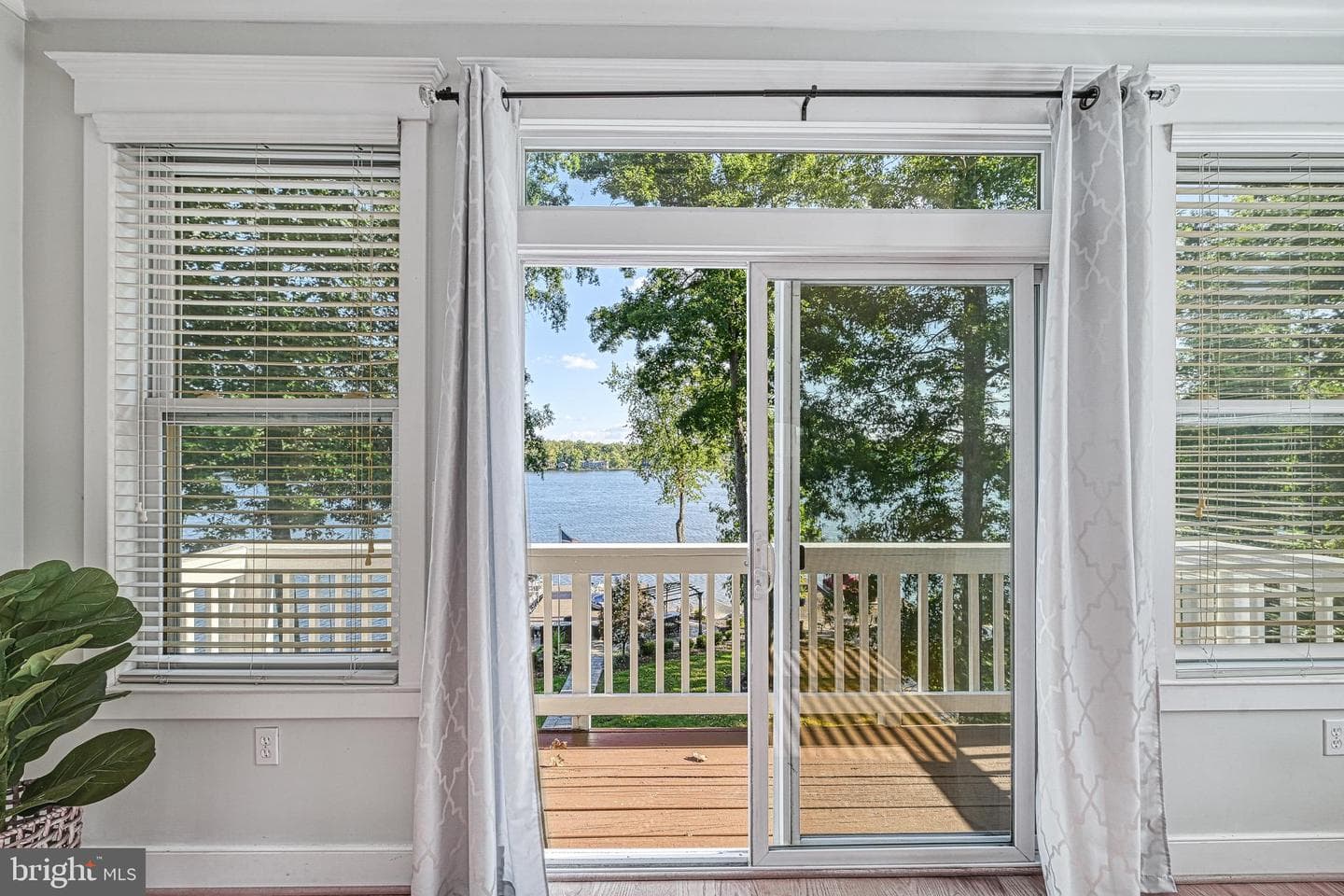 614 Cornwallis Avenue photo 39