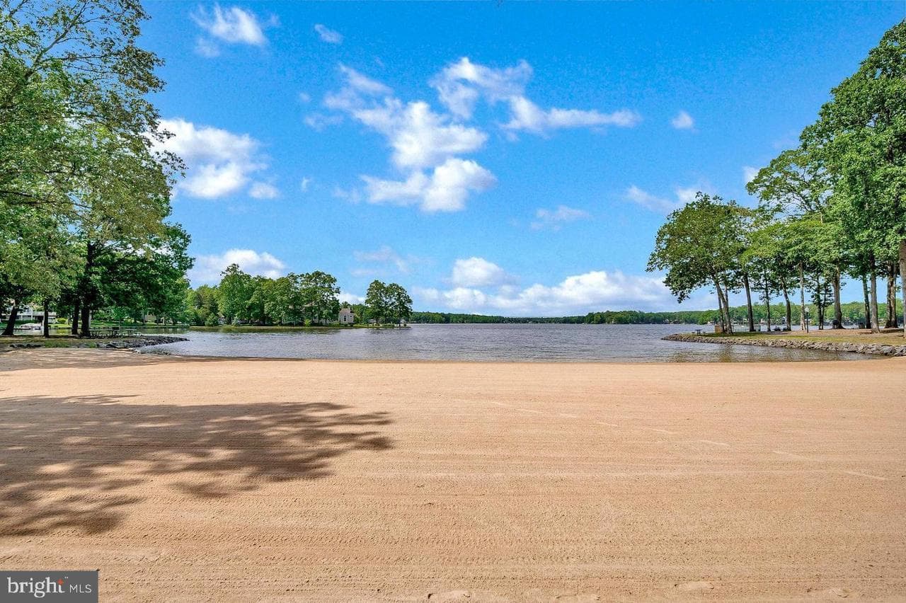 1231 Lakeview Parkway photo 8