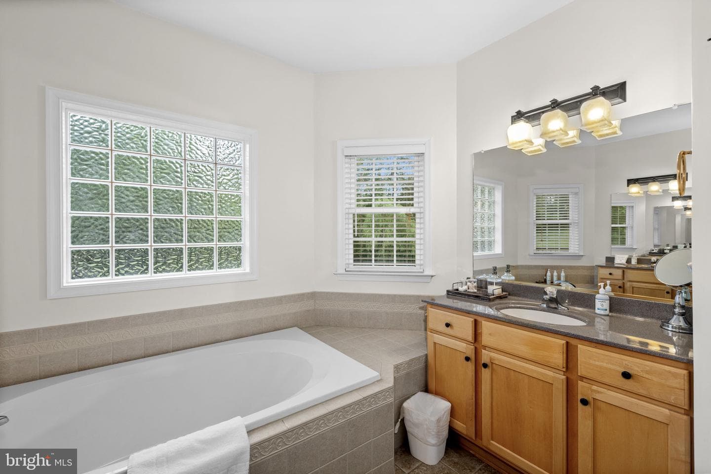 17289 Miss Mollys Lane photo 17