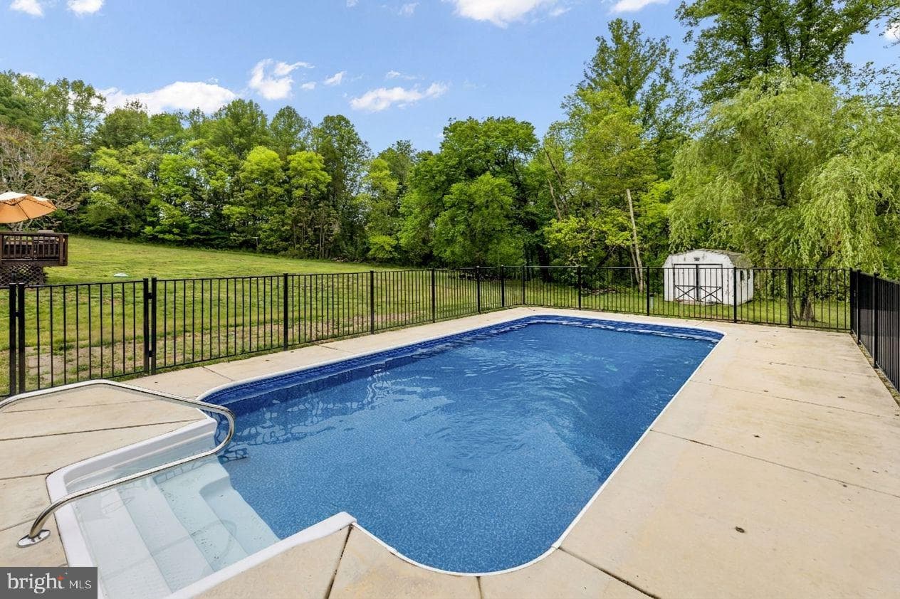 17289 Miss Mollys Lane photo 36