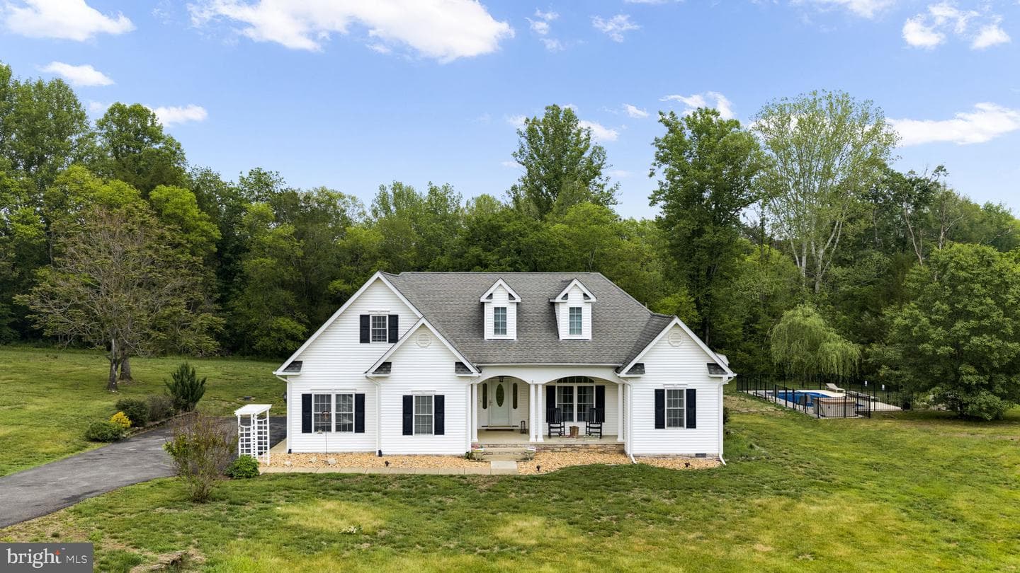17289 Miss Mollys Lane photo 41