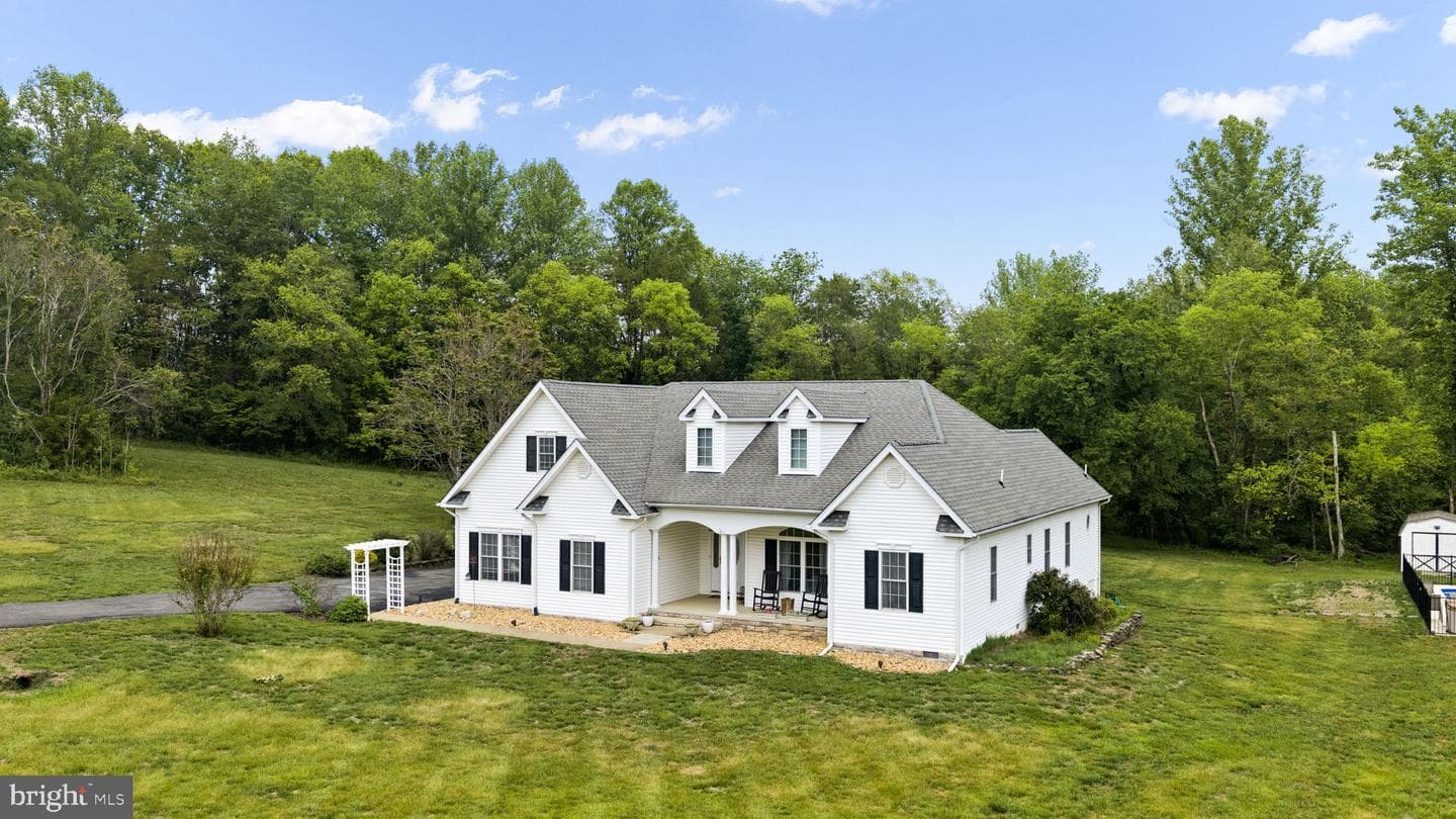 17289 Miss Mollys Lane photo 49