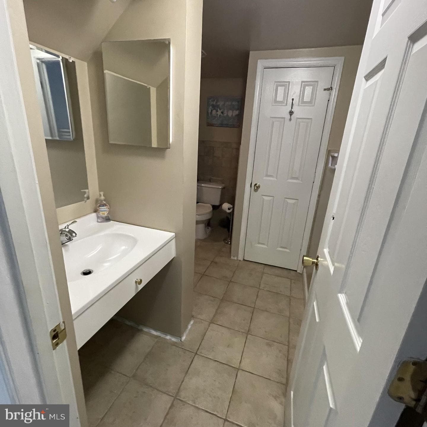 109 Fairfax Lane photo 18