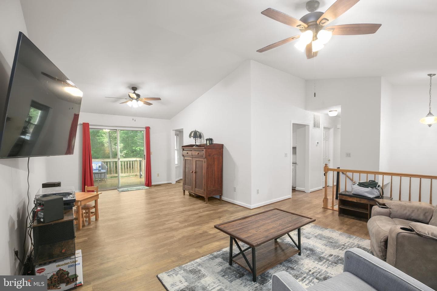 132 Jefferson Avenue photo 10