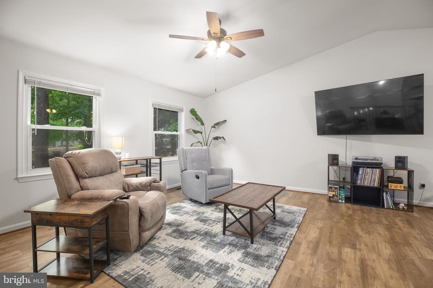 132 Jefferson Avenue photo 11