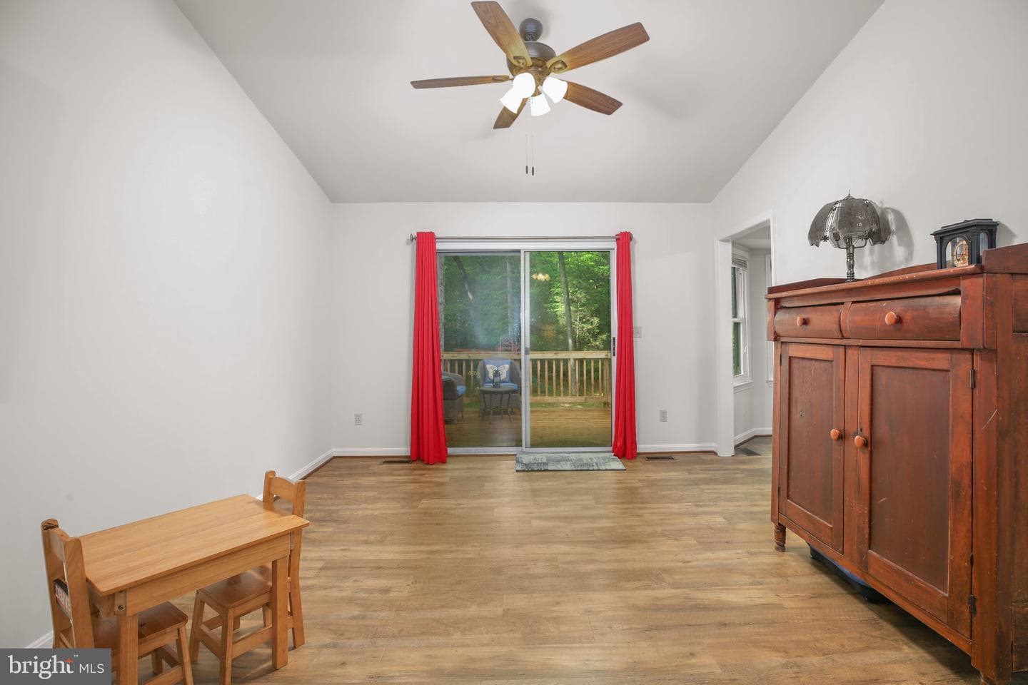 132 Jefferson Avenue photo 13