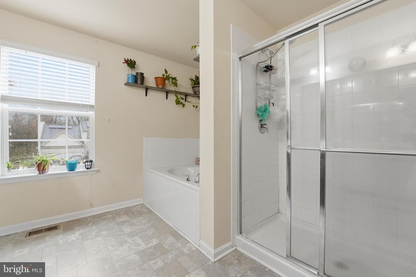235 Daliah Way photo 37