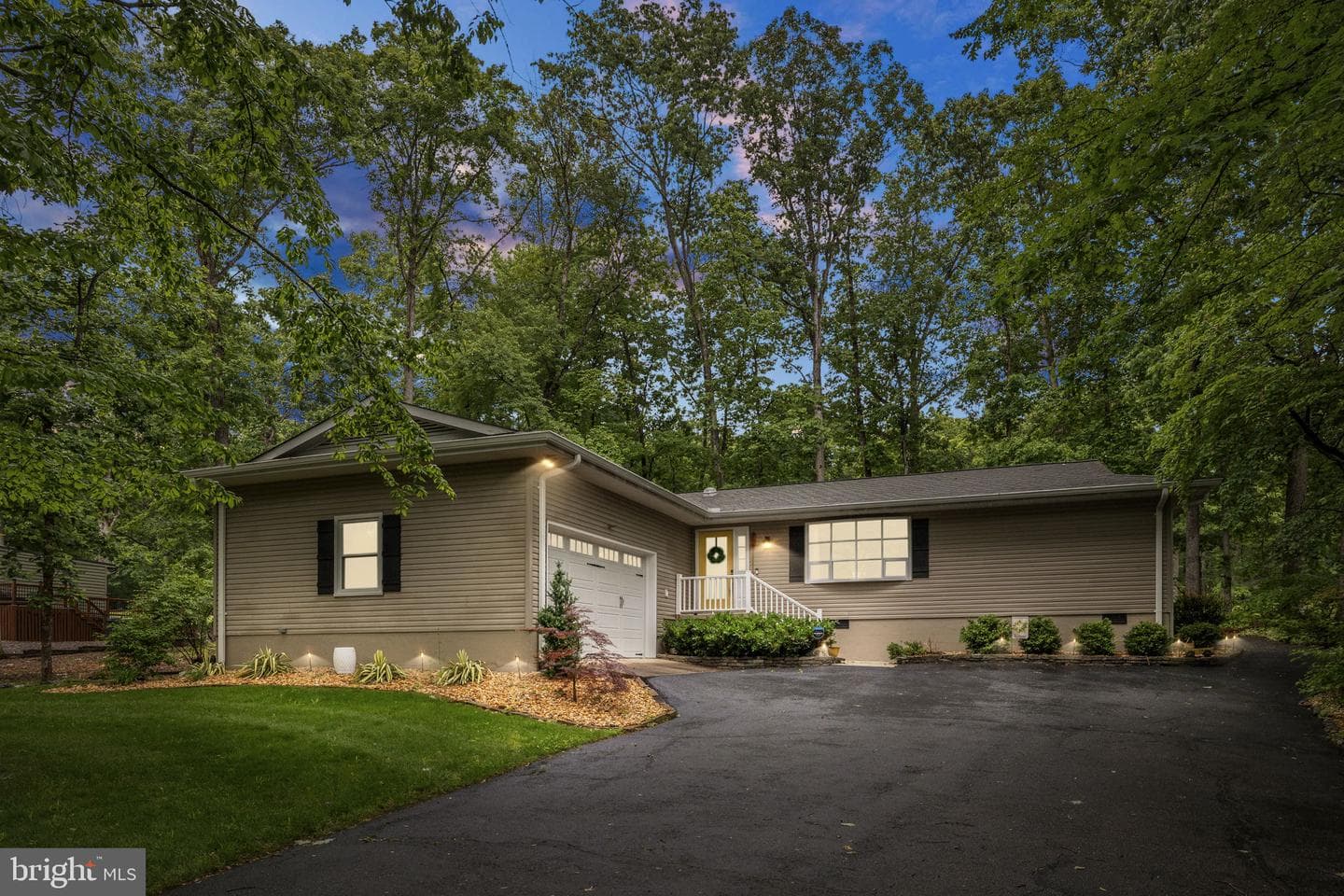 208 Sand Trap Ln