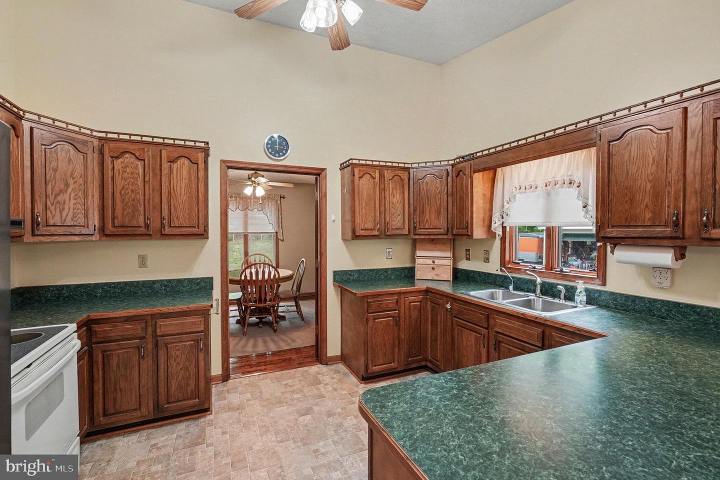 12533 Apple Lane photo 6
