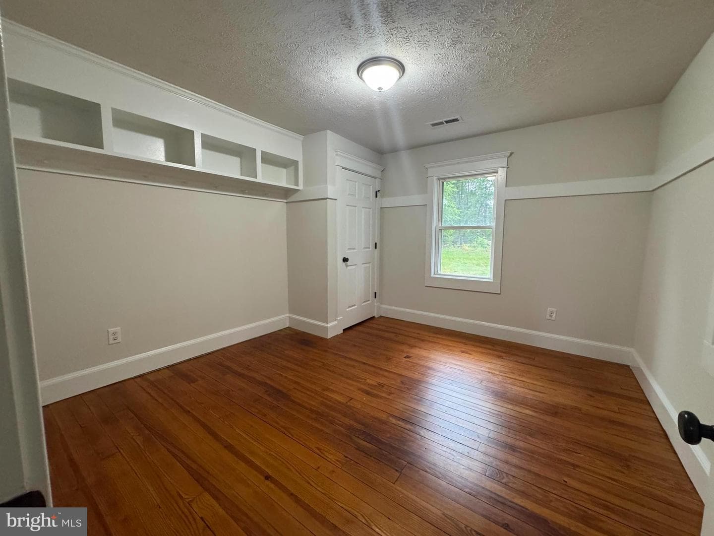 18163 Monrovia Road photo 5