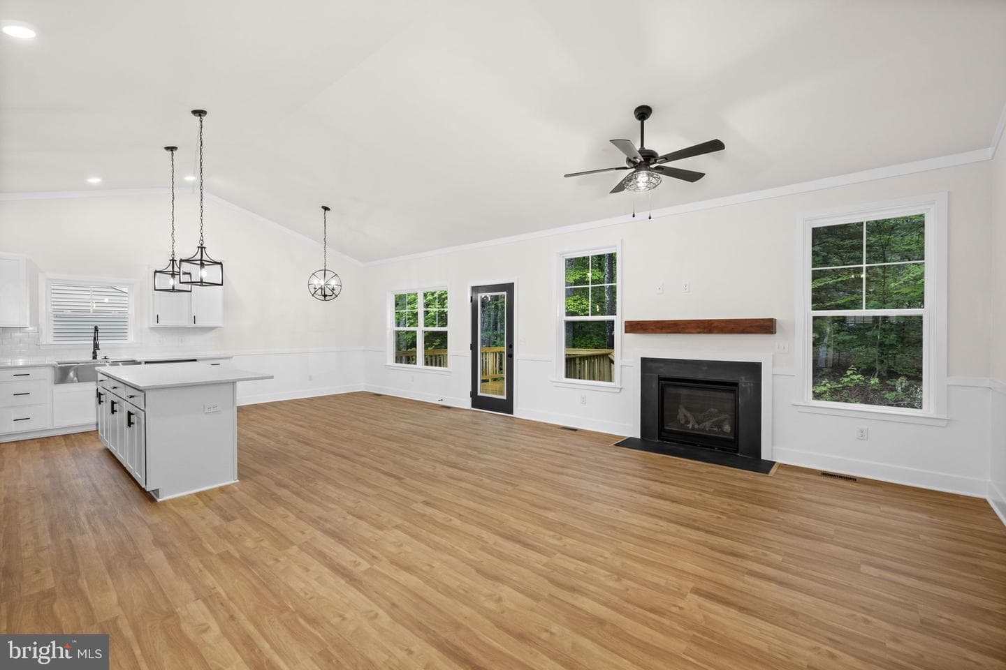 1109 Lakeview Parkway photo 12