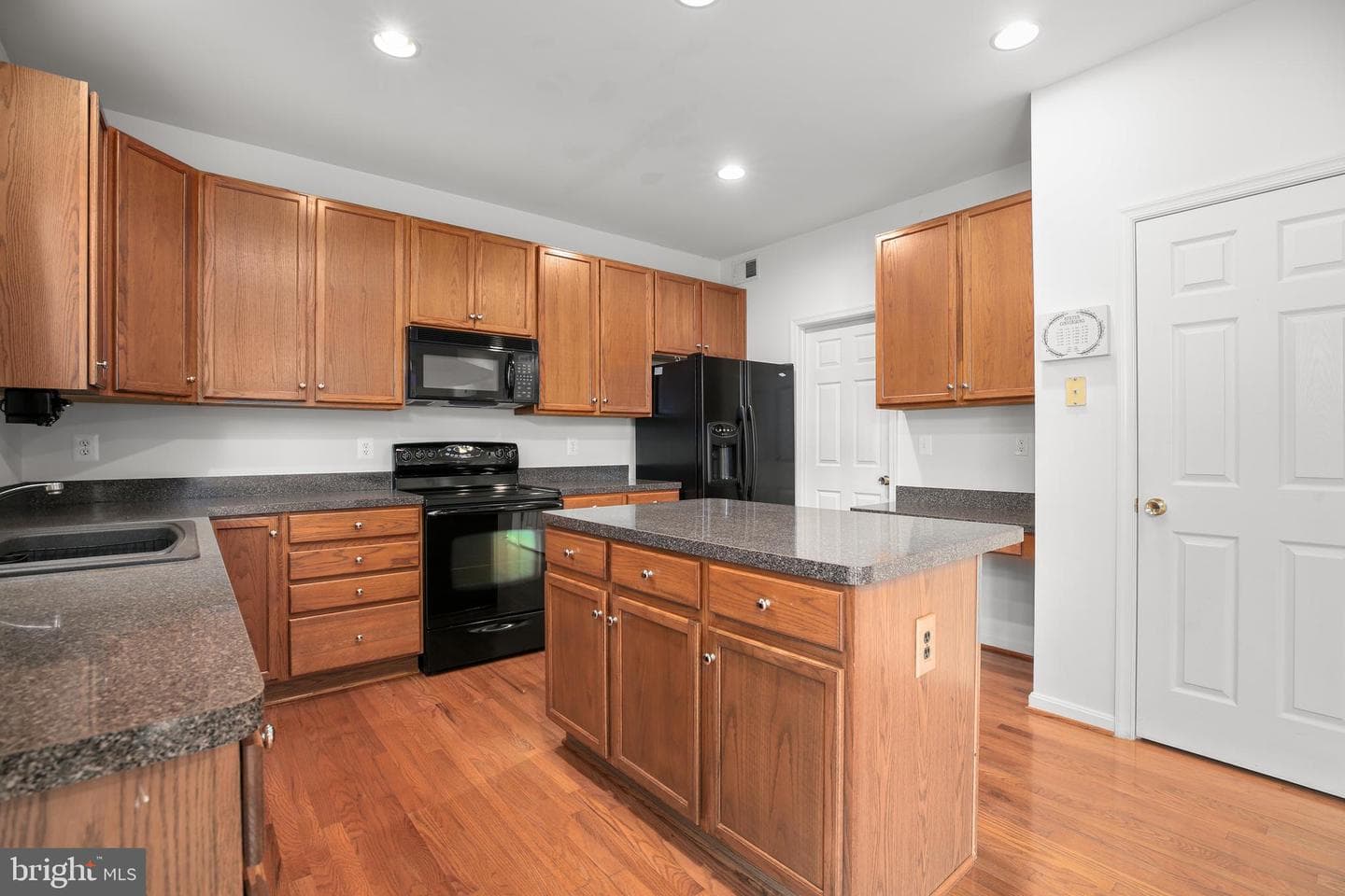 269 Parker Place photo 11