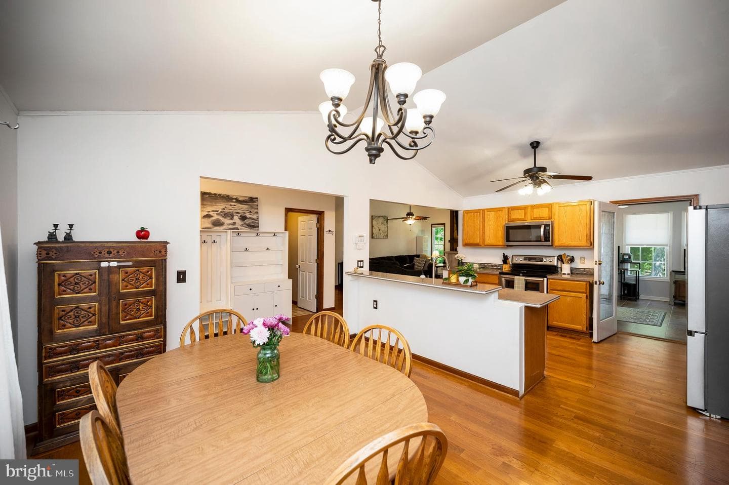 124 Republic Avenue photo 10