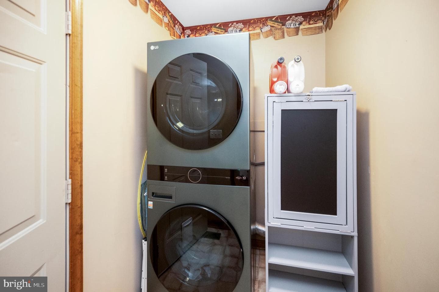 124 Republic Avenue photo 34
