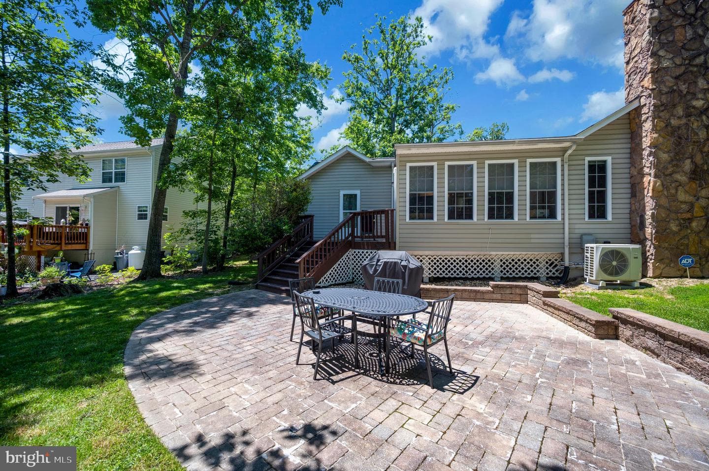 124 Republic Avenue photo 38
