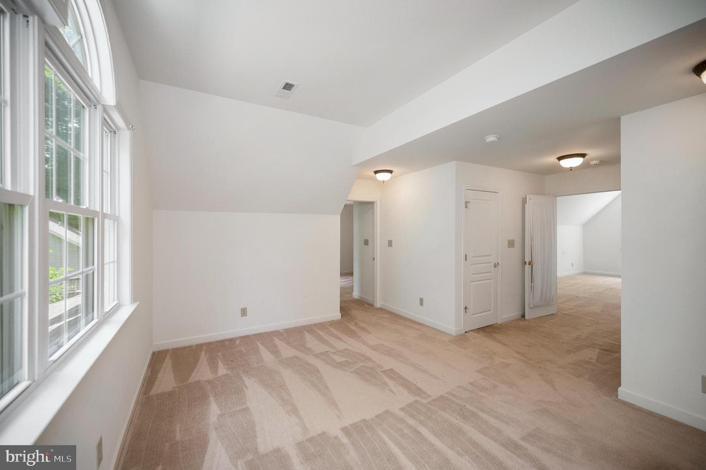 909 Eastover Parkway photo 38
