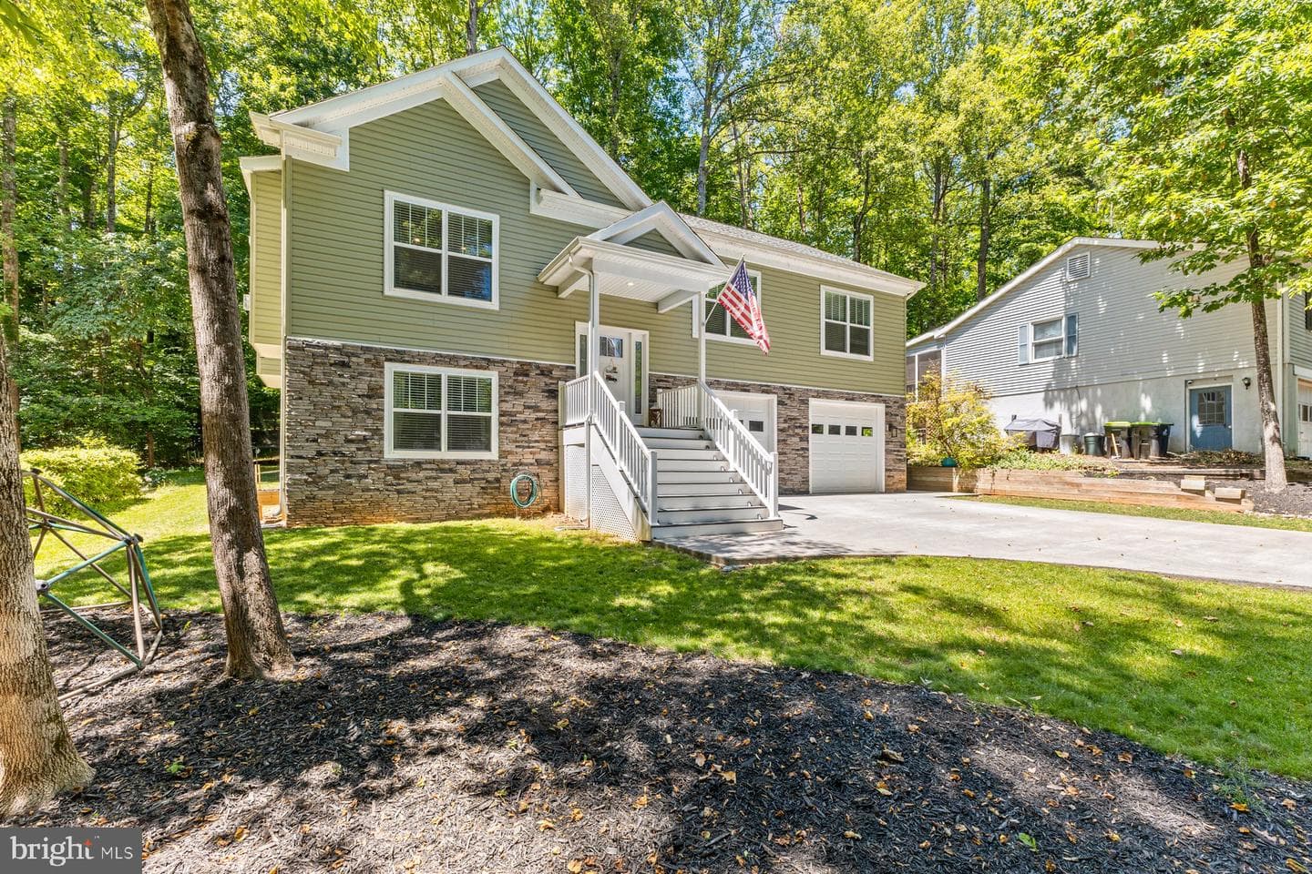 105 Edgemont Circle photo 3