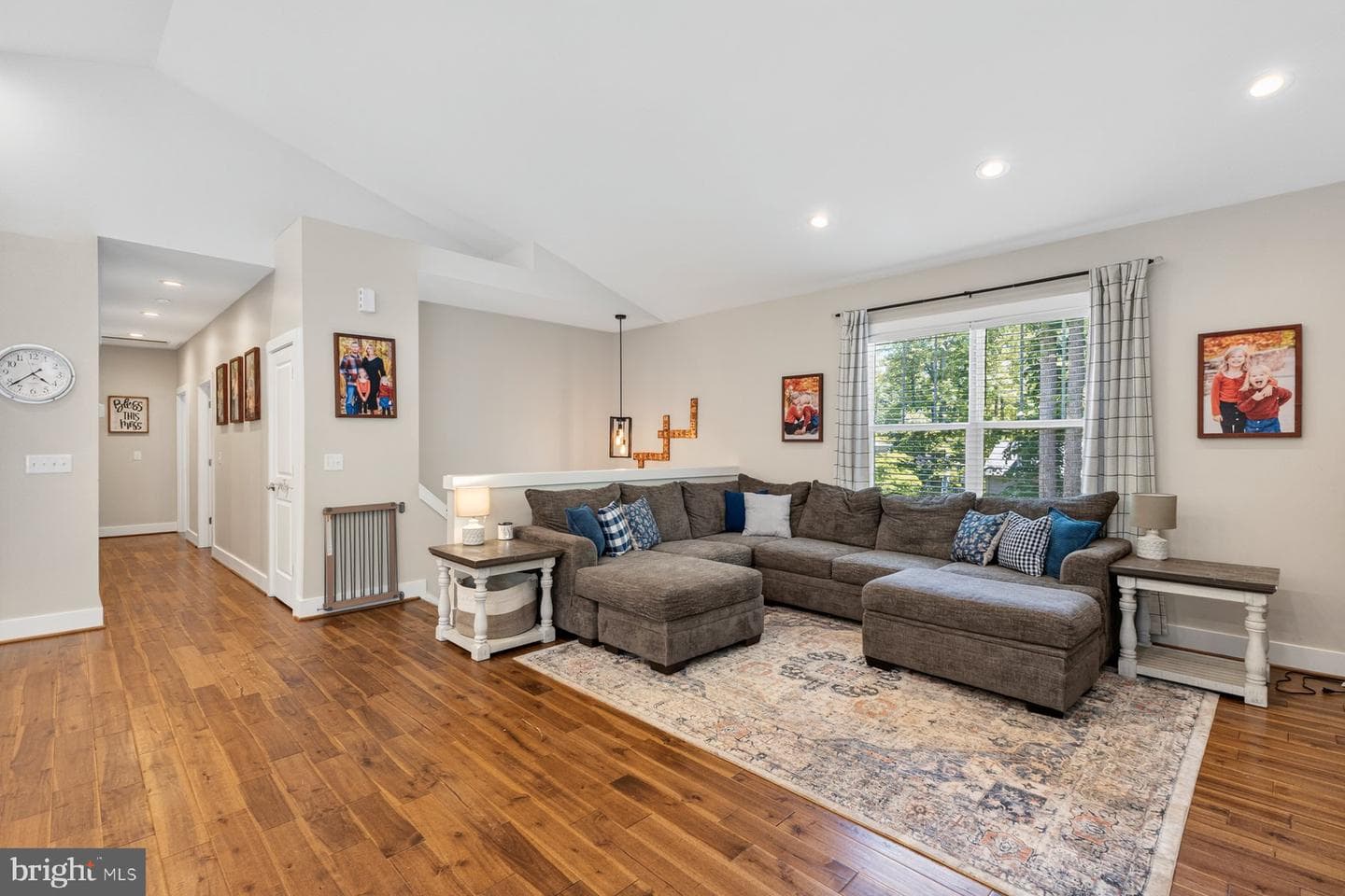 105 Edgemont Circle photo 8