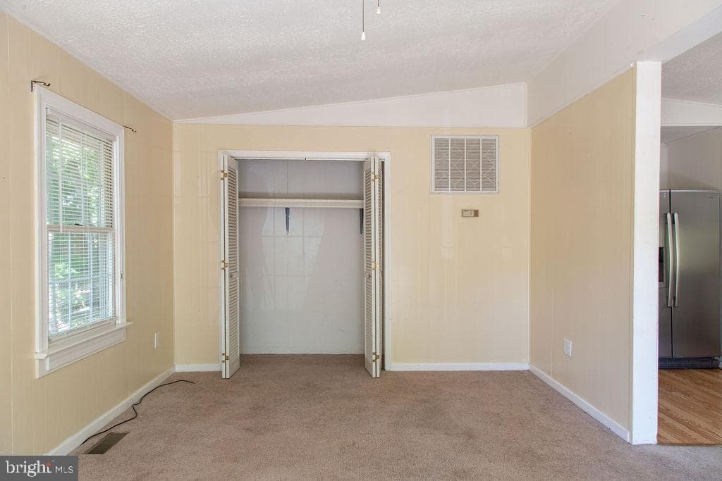 207 Creekside Drive photo 11