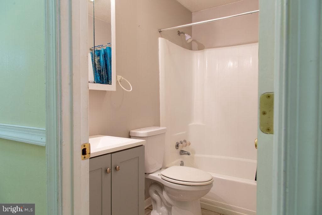 207 Creekside Drive photo 18