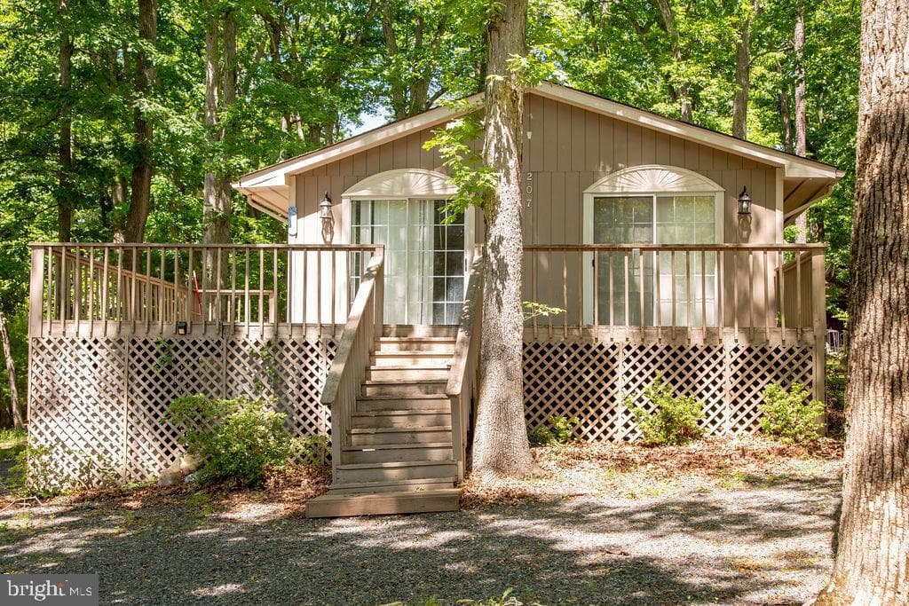 207 Creekside Drive photo 4