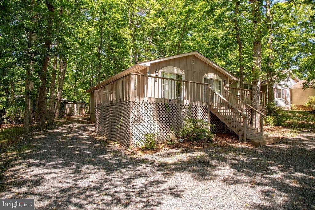 207 Creekside Drive photo 5