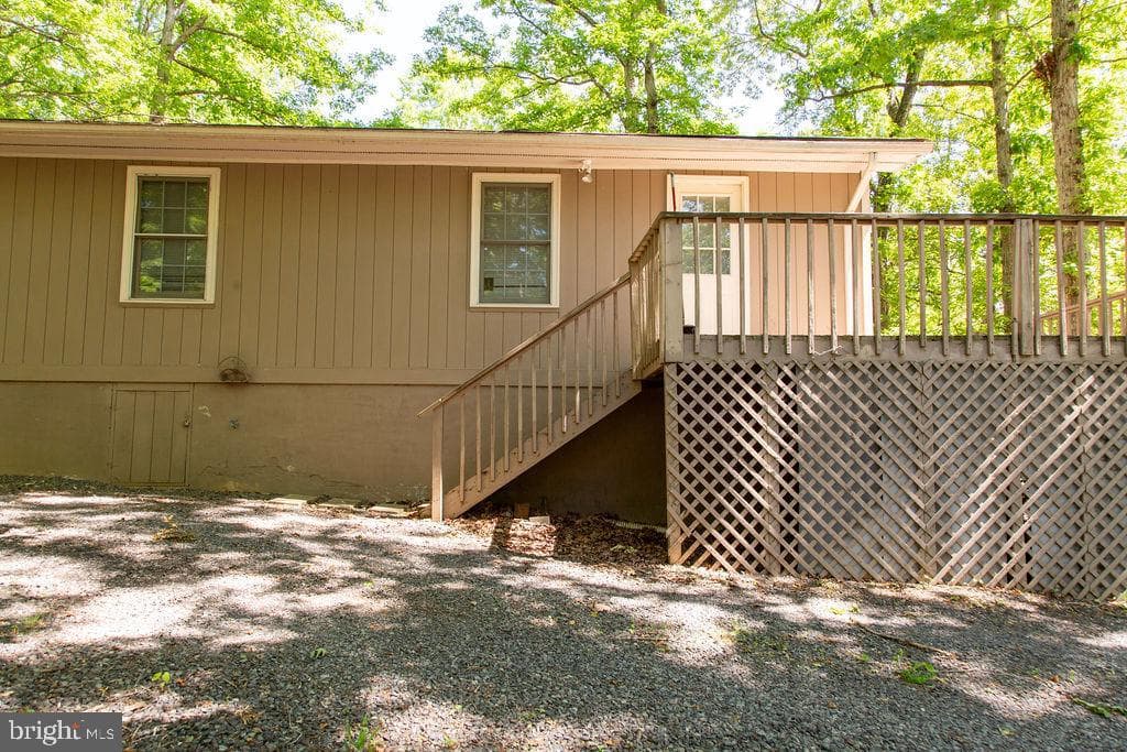 207 Creekside Drive photo 6