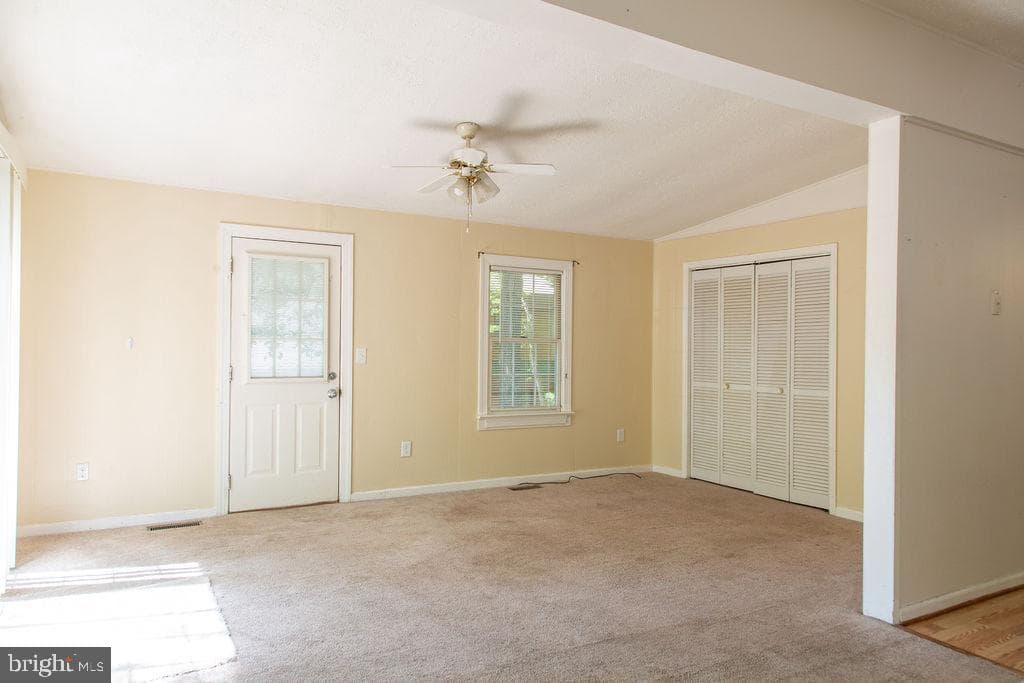 207 Creekside Drive photo 8