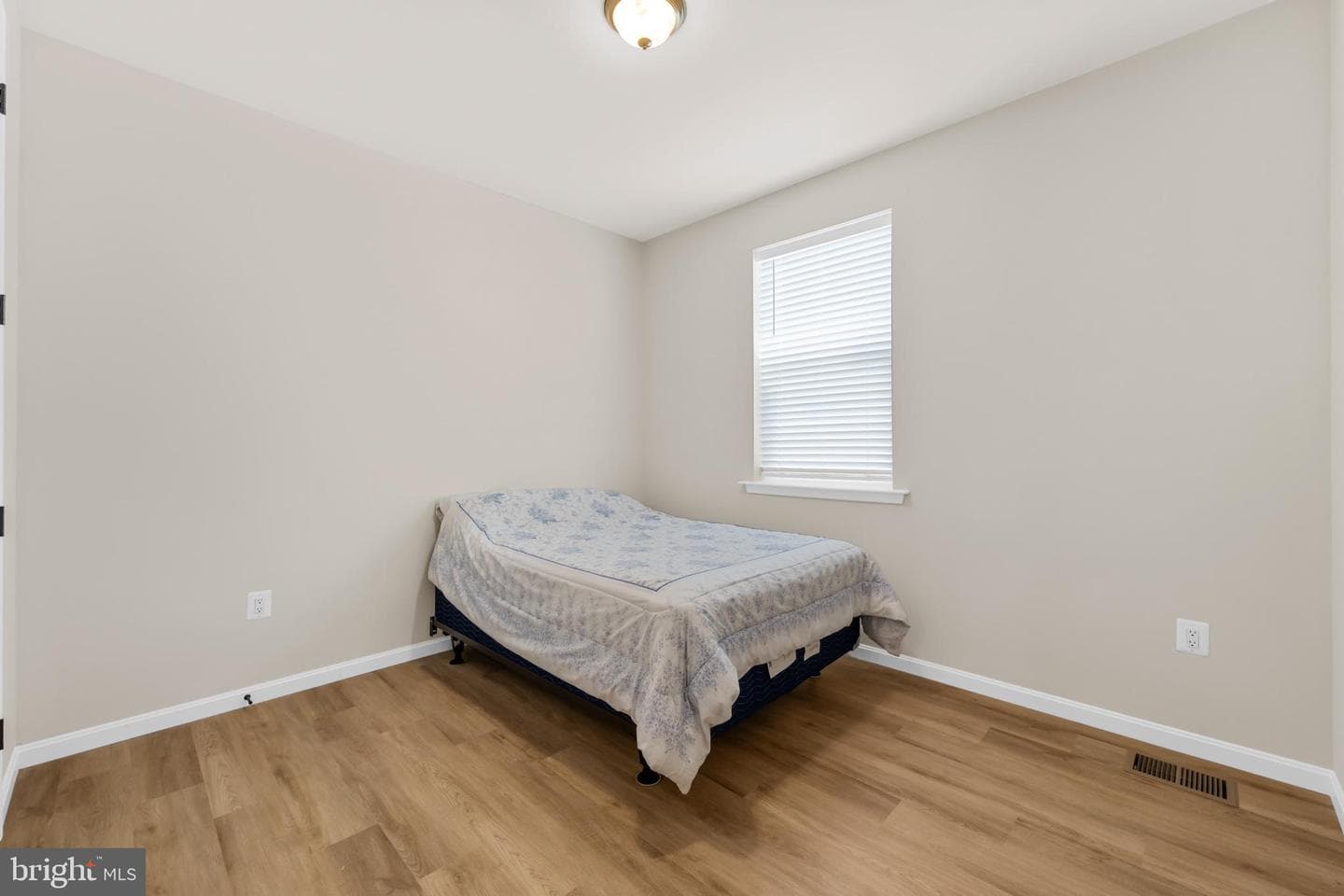 614 Clover Ln photo 31