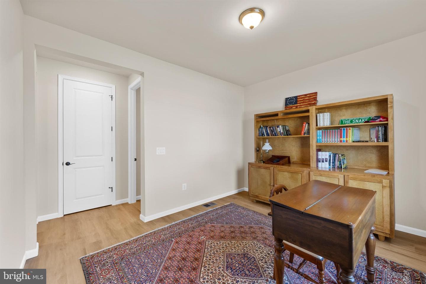 614 Clover Ln photo 9