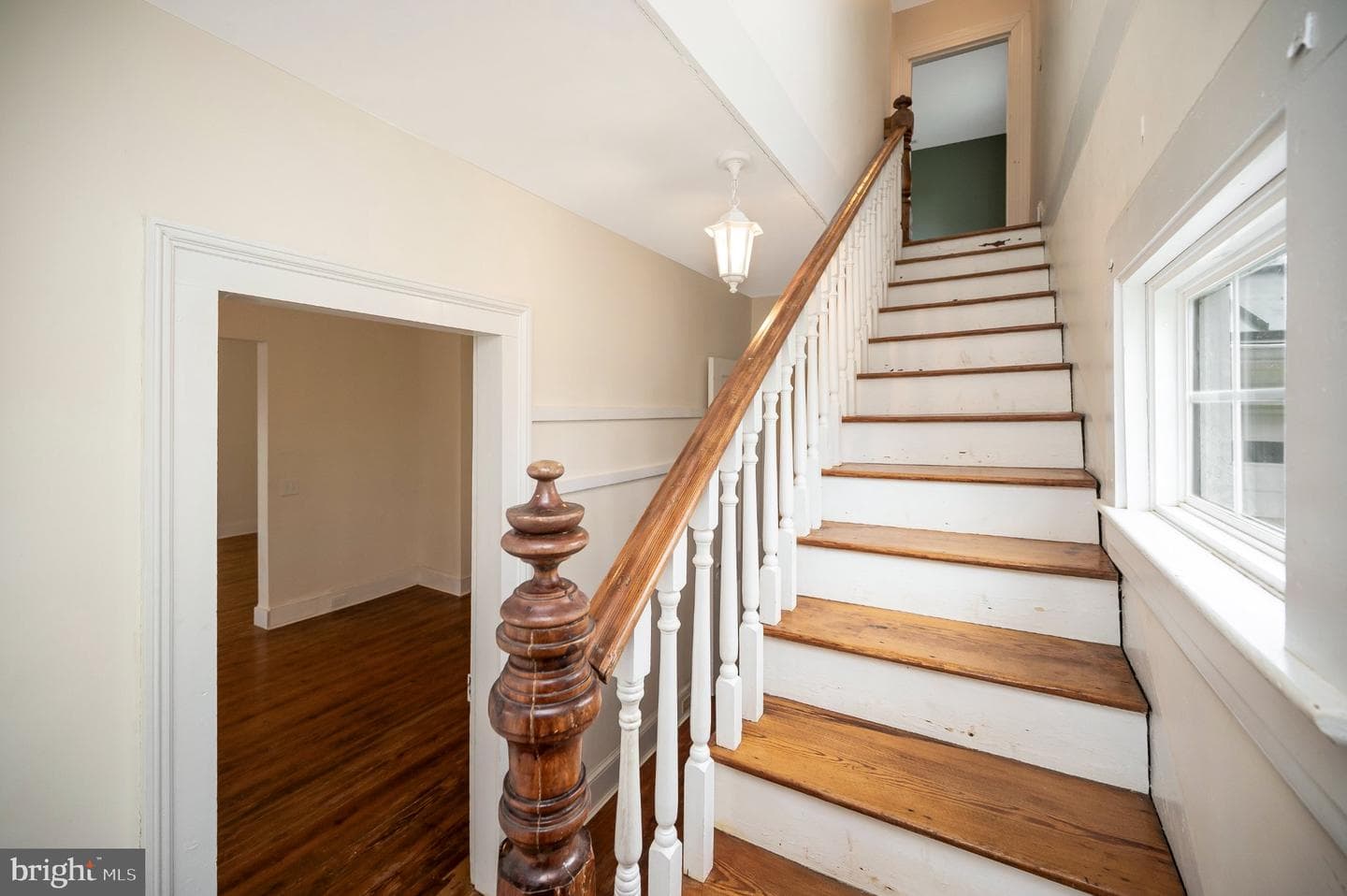 23202 Village Road photo 10