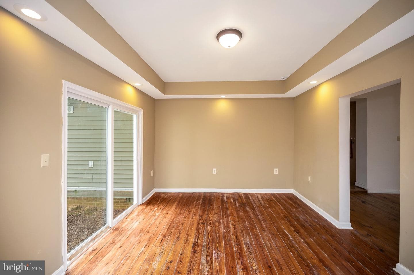 23202 Village Road photo 15